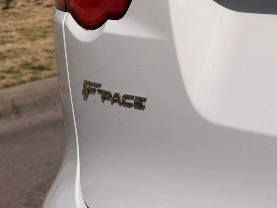 2020 Jaguar F-Pace - Image 5 of 20