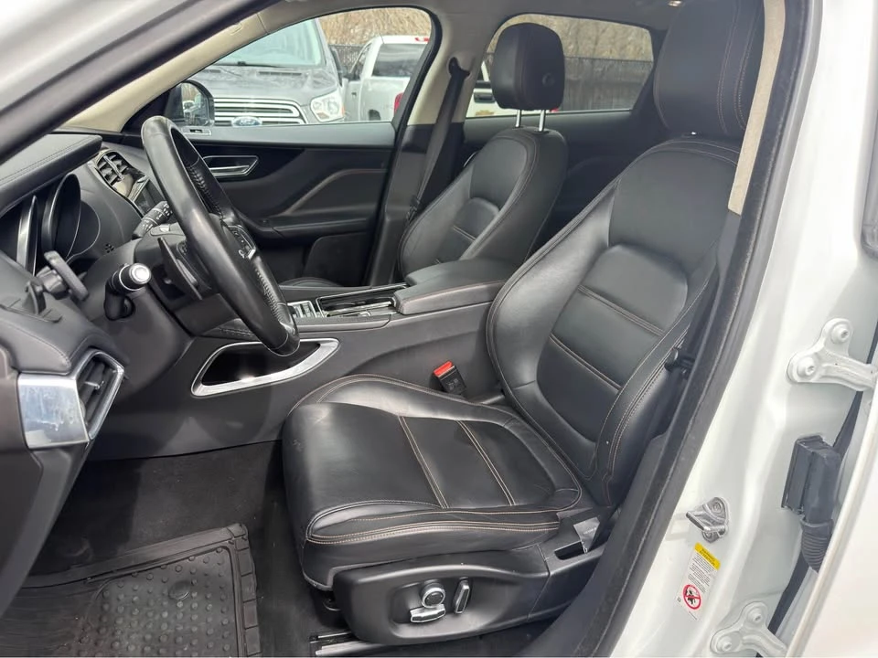 2020 Jaguar F-Pace - Image 9 of 17