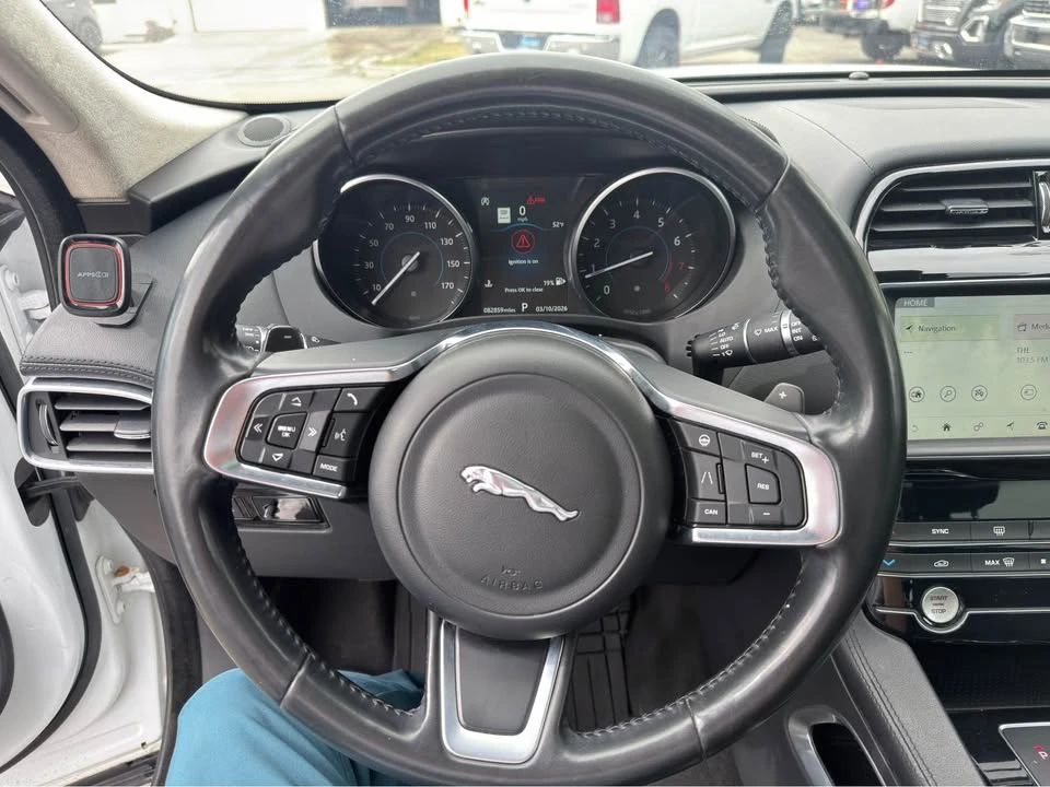 2020 Jaguar F-Pace - Image 12 of 17