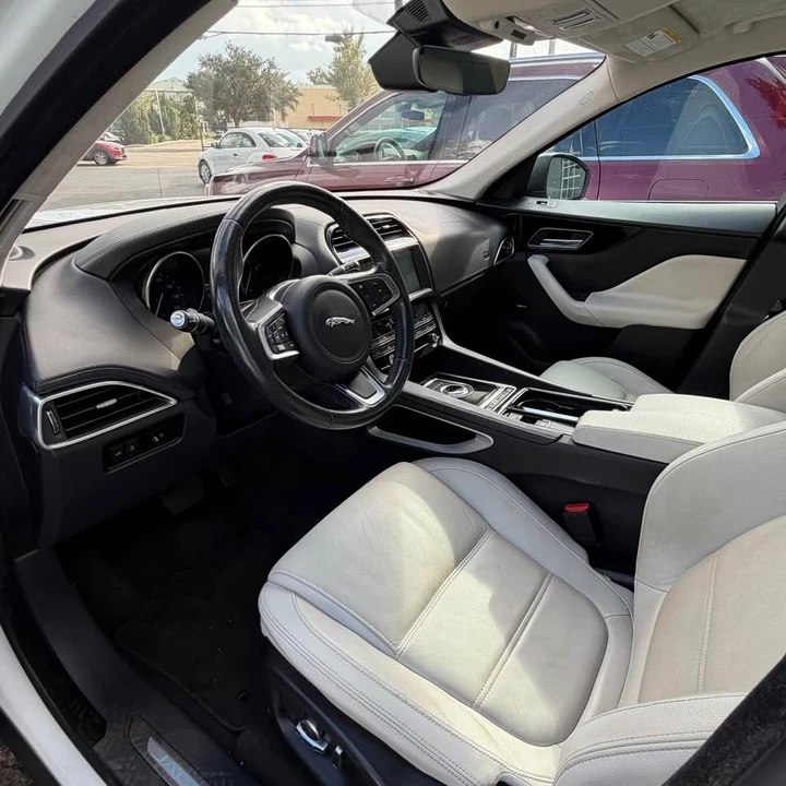 2020 Jaguar F-Pace - Image 14 of 17