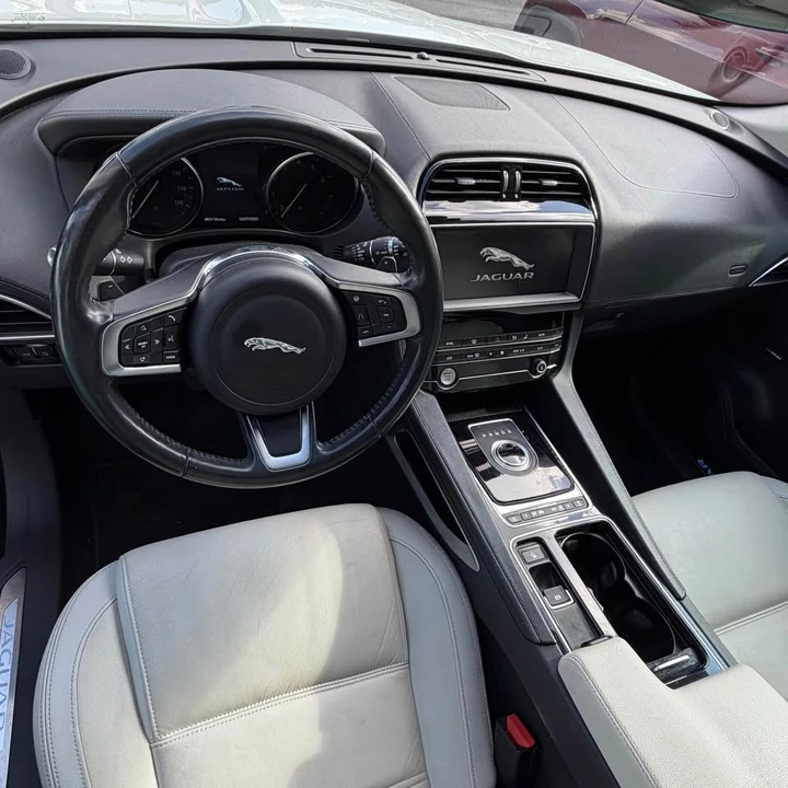 2020 Jaguar F-Pace - Image 12 of 17