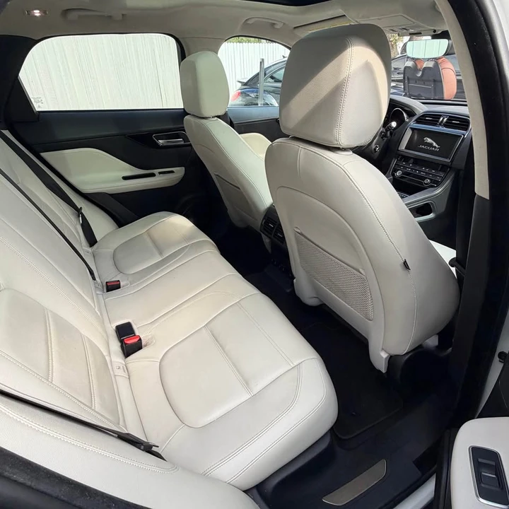 2020 Jaguar F-Pace - Image 16 of 17