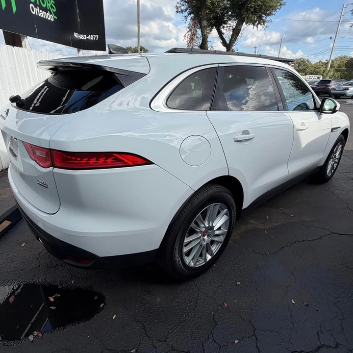 2020 Jaguar F-Pace - Image 4 of 17