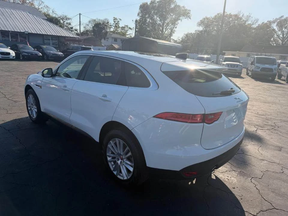 2020 Jaguar F-Pace - Image 9 of 15