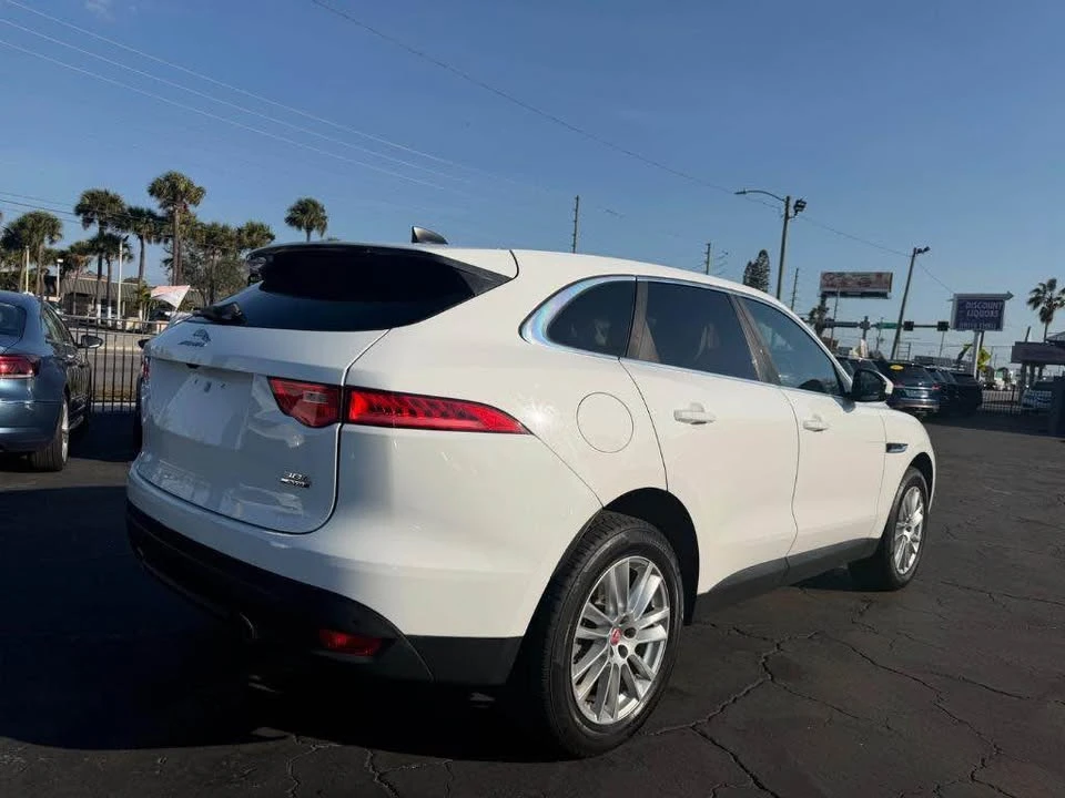 2020 Jaguar F-Pace - Image 10 of 15
