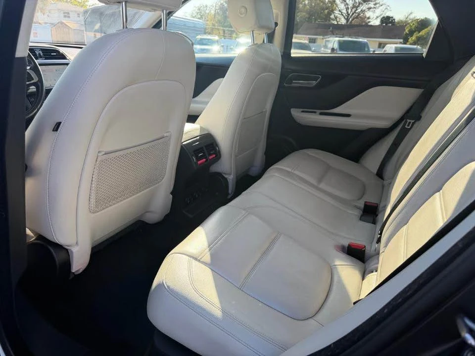 2020 Jaguar F-Pace - Image 5 of 15