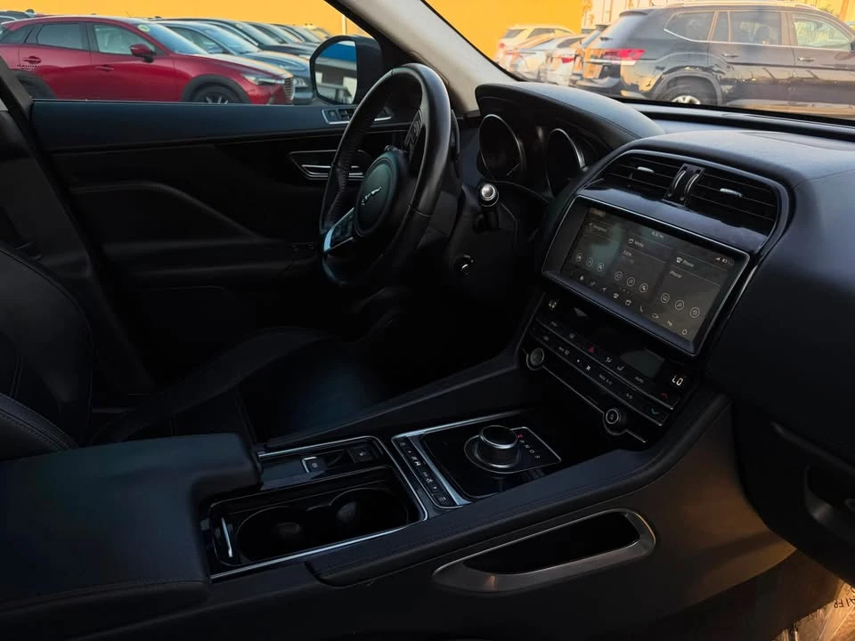 2020 Jaguar F-Pace - Image 9 of 9
