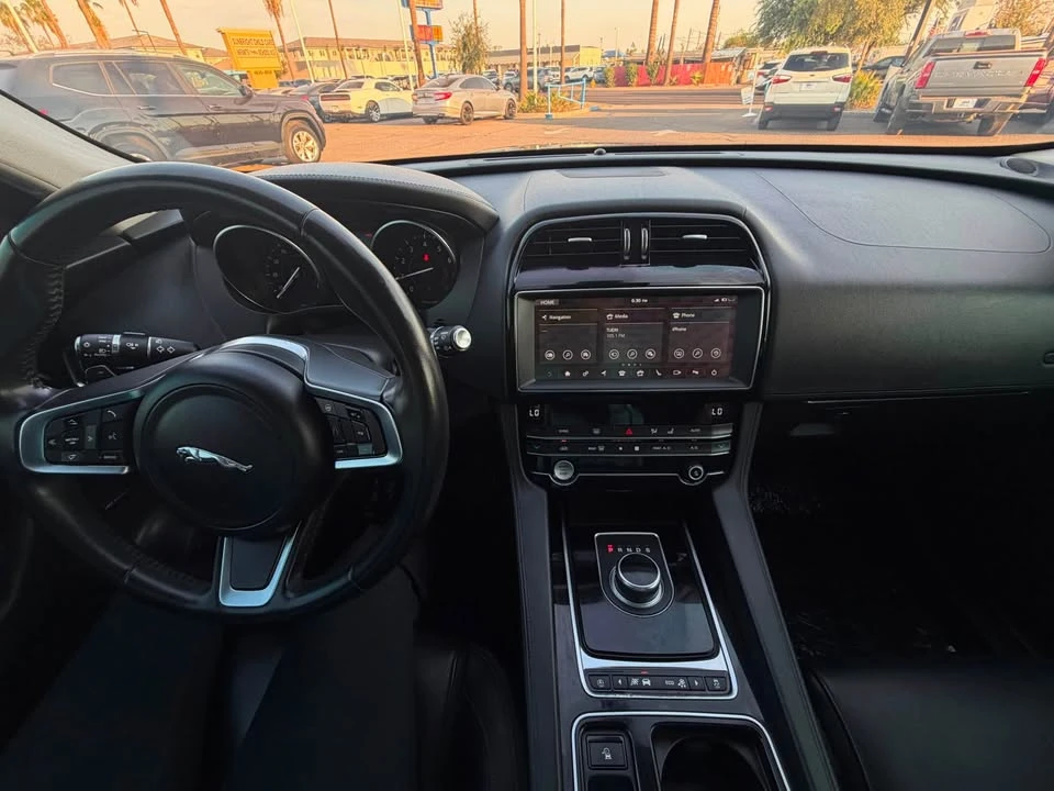 2020 Jaguar F-Pace - Image 7 of 9