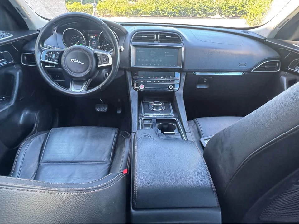 2020 Jaguar F-Pace - Image 10 of 19