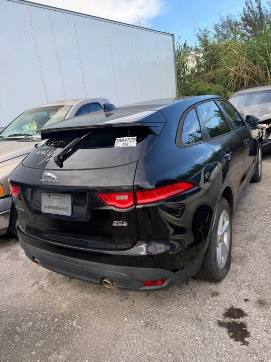 2020 Jaguar F-Pace - Image 2 of 3