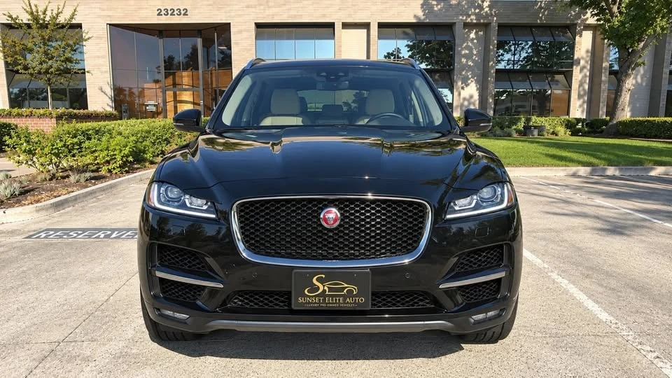 2020 Jaguar F-Pace - Image 5 of 19