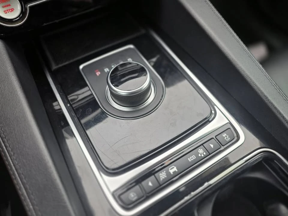 2020 Jaguar F-Pace - Image 18 of 20