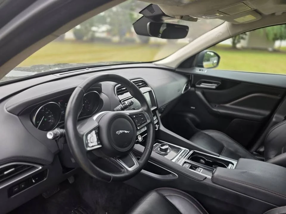 2020 Jaguar F-Pace - Image 10 of 20