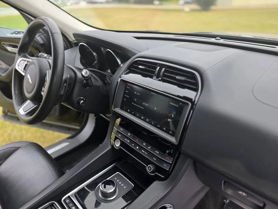 2020 Jaguar F-Pace - Image 19 of 20