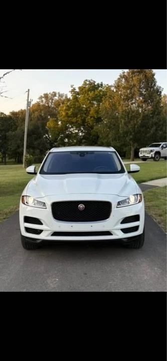 2020 Jaguar F-Pace - Image 2 of 11