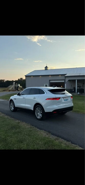 2020 Jaguar F-Pace - Image 5 of 11