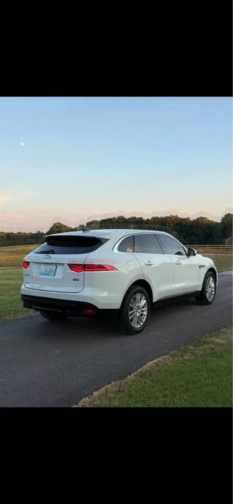 2020 Jaguar F-Pace - Image 4 of 11