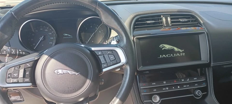 2020 Jaguar F-Pace - Image 7 of 7