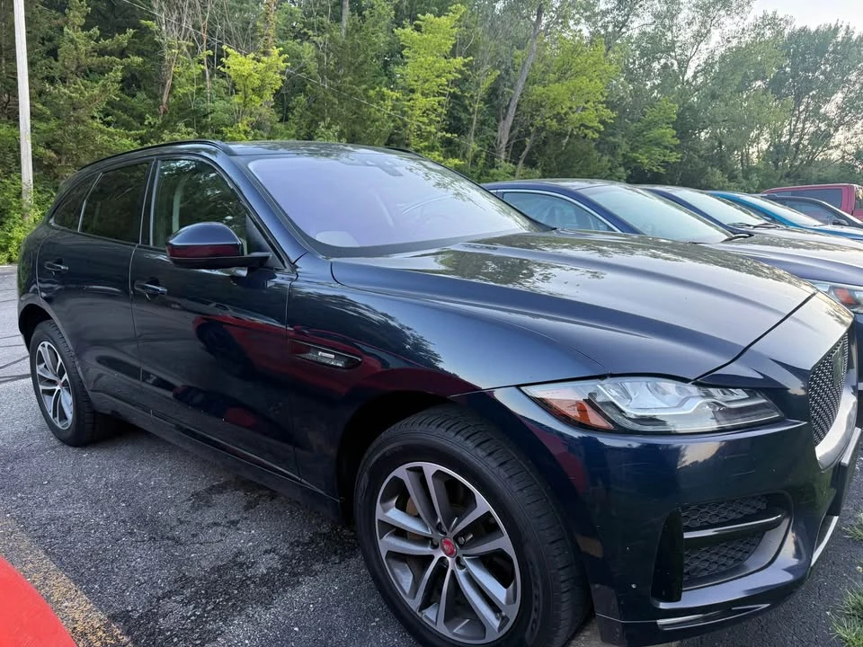 2020 Jaguar F-Pace - Image 15 of 20
