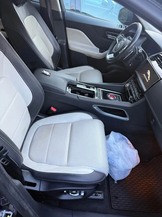2020 Jaguar F-Pace - Image 5 of 20