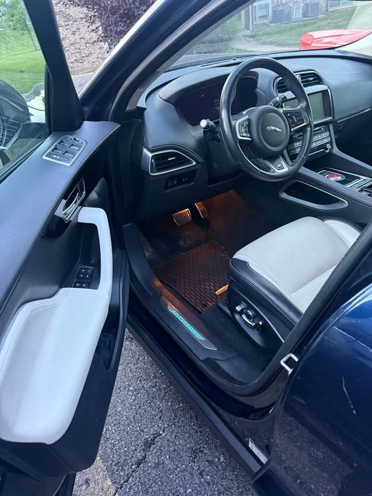 2020 Jaguar F-Pace - Image 18 of 20