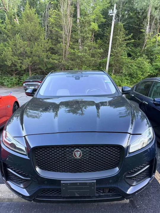 2020 Jaguar F-Pace - Image 16 of 20