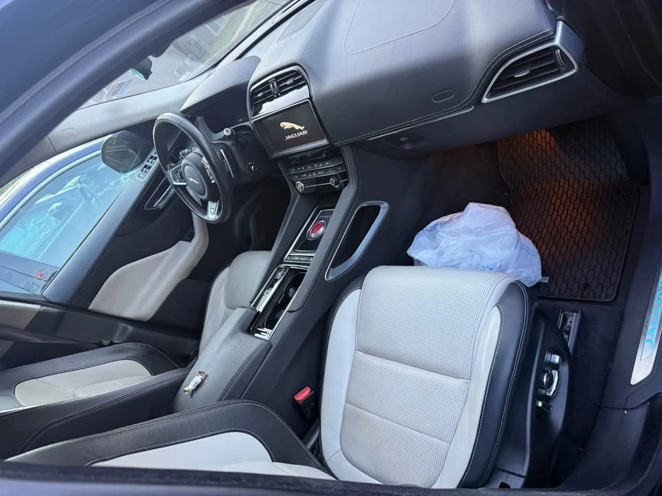 2020 Jaguar F-Pace - Image 6 of 20