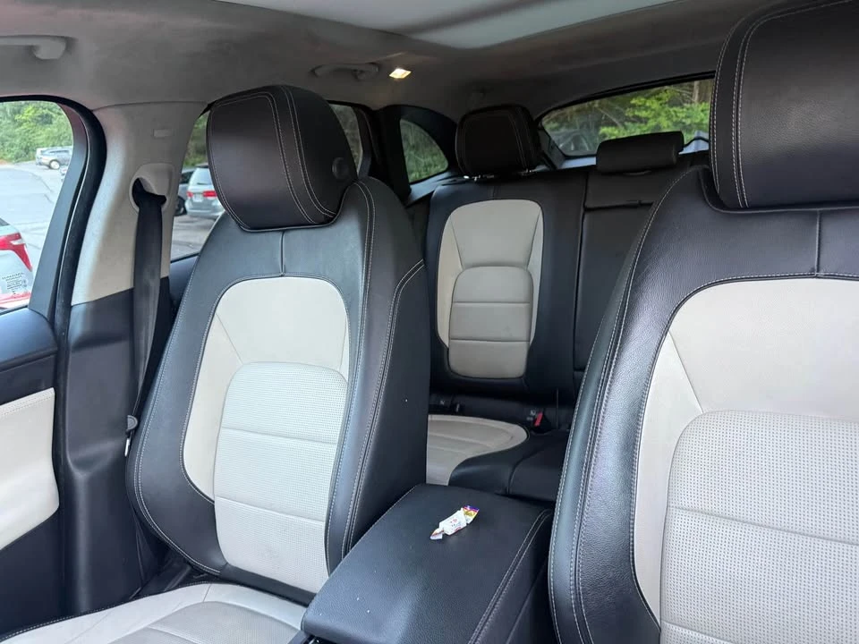 2020 Jaguar F-Pace - Image 10 of 20