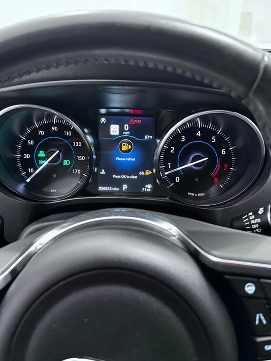 2020 Jaguar F-Pace - Image 8 of 11