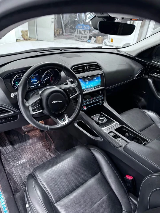 2020 Jaguar F-Pace - Image 3 of 11