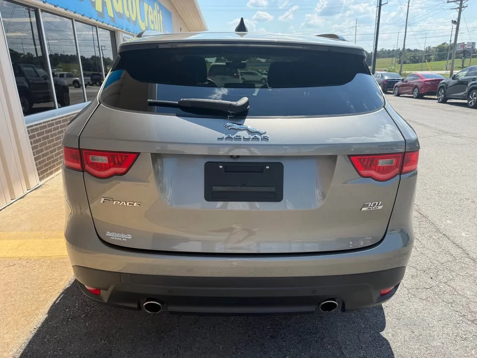 2020 Jaguar F-Pace - Image 3 of 16