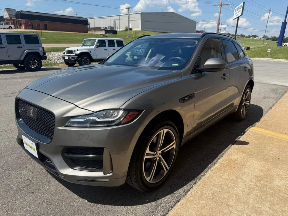 2020 Jaguar F-Pace - Image 7 of 16