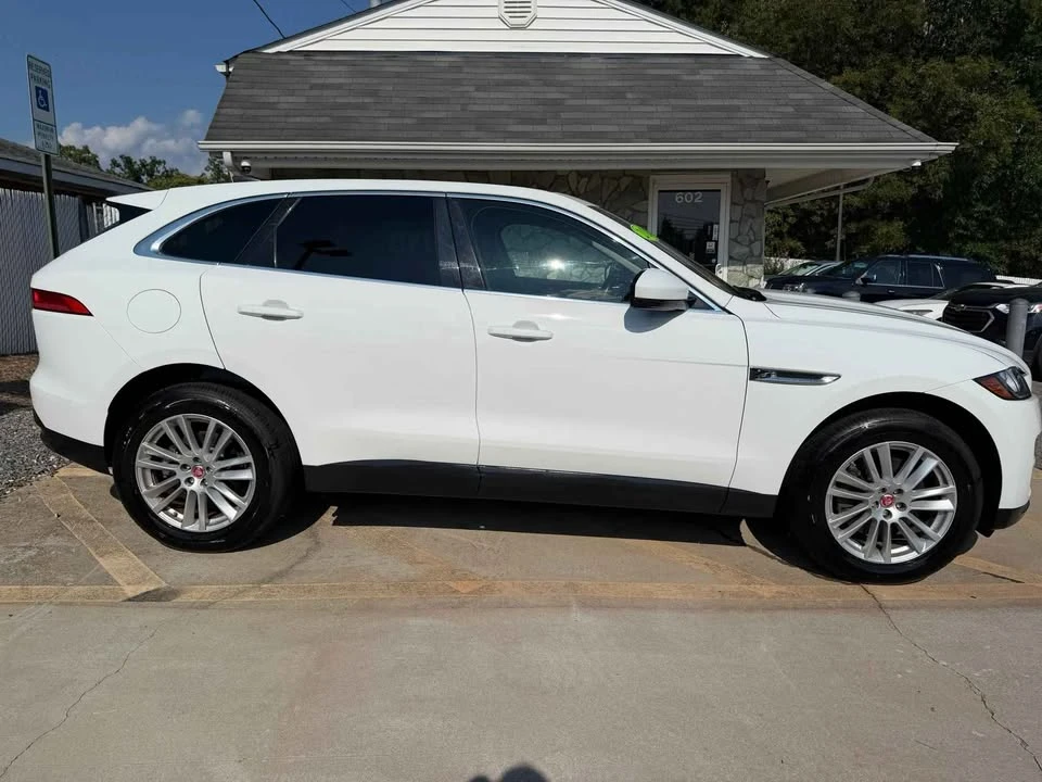 2020 Jaguar F-Pace - Image 8 of 12