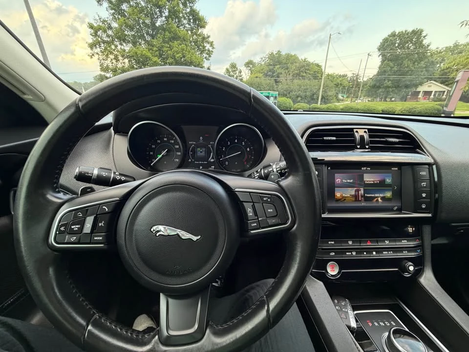 2020 Jaguar F-Pace - Image 11 of 20