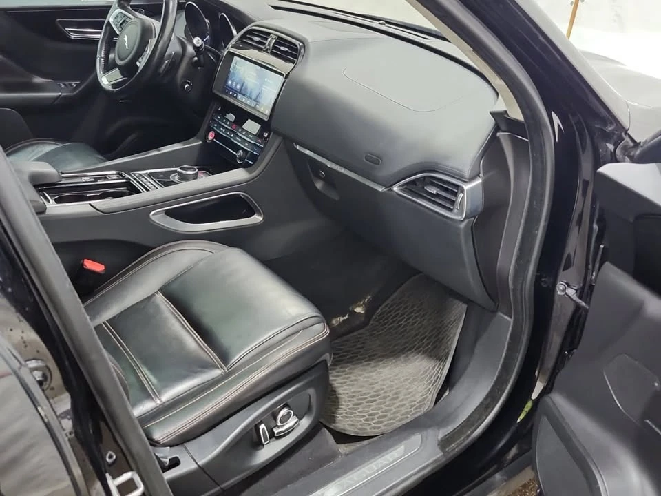 2020 Jaguar F-Pace - Image 11 of 13