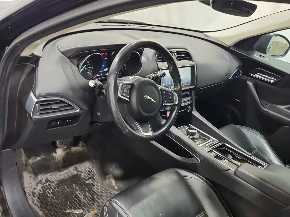 2020 Jaguar F-Pace - Image 10 of 13
