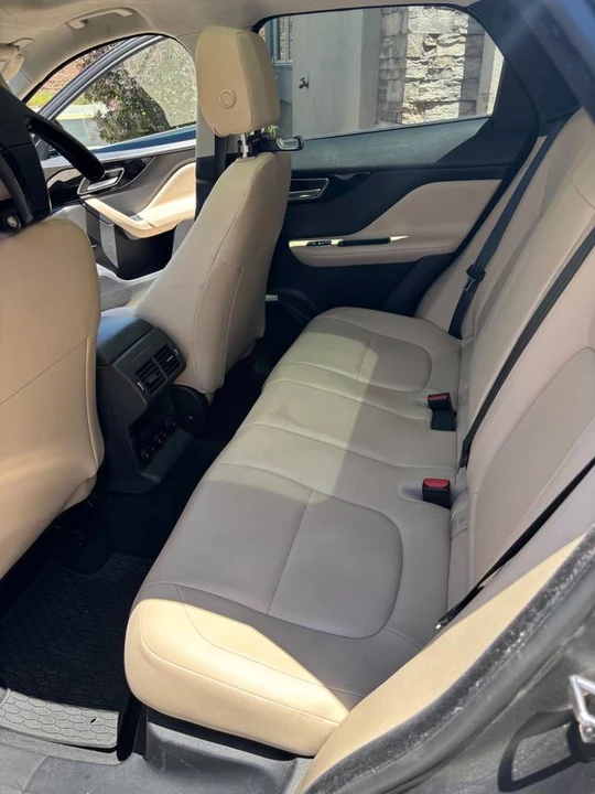 2020 Jaguar F-Pace - Image 7 of 10