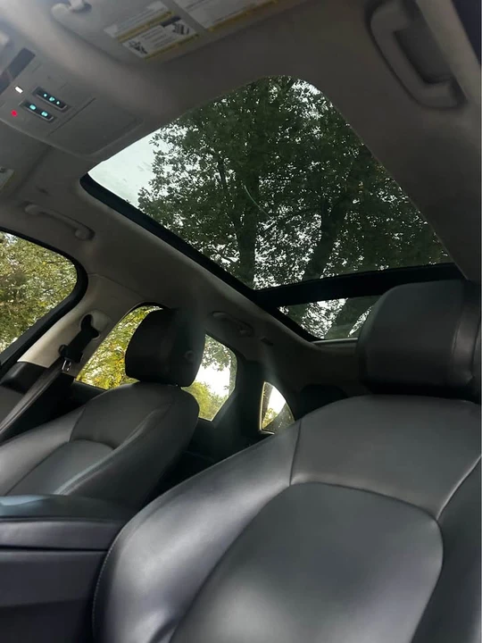 2020 Jaguar F-Pace - Image 8 of 10