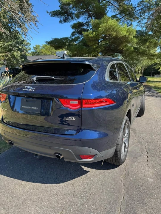 2020 Jaguar F-Pace - Image 5 of 10
