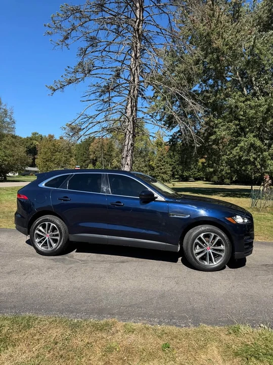 2020 Jaguar F-Pace - Image 4 of 10