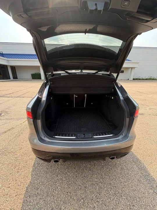 2020 Jaguar F-Pace - Image 10 of 20