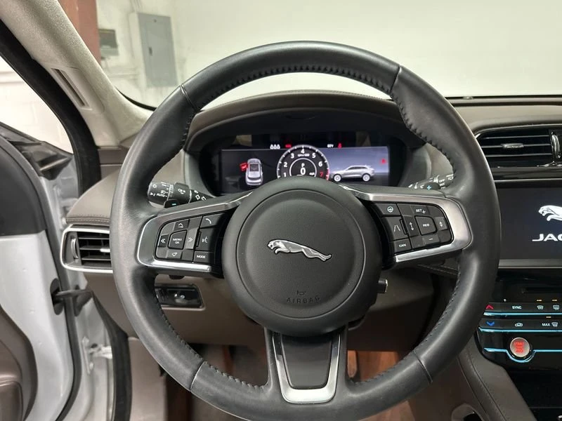 2020 Jaguar F-Pace - Image 14 of 20