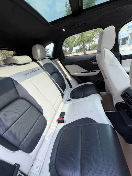 2020 Jaguar F-Pace - Image 7 of 20