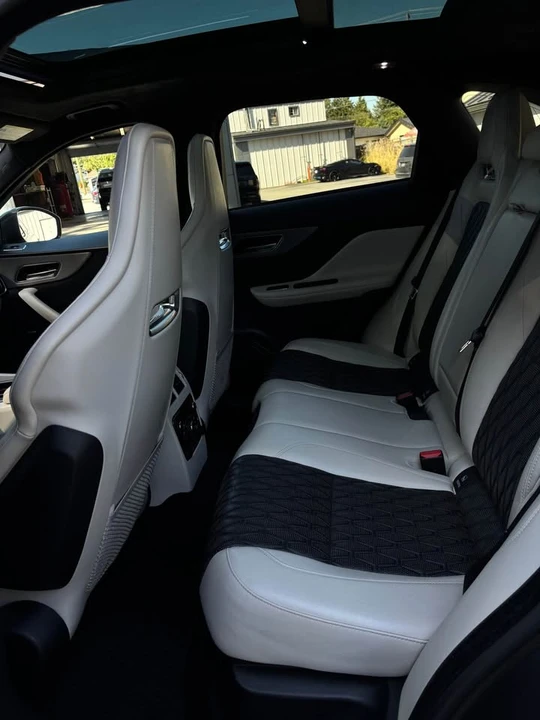 2020 Jaguar F-Pace - Image 5 of 10