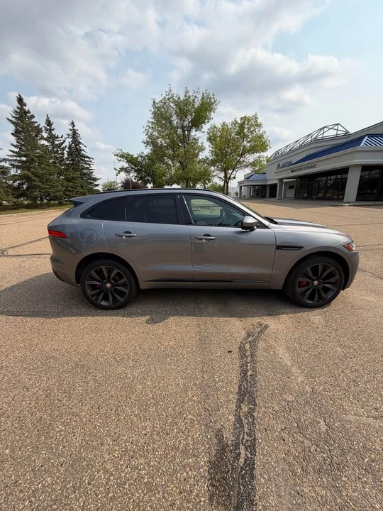 2020 Jaguar F-Pace - Image 4 of 20