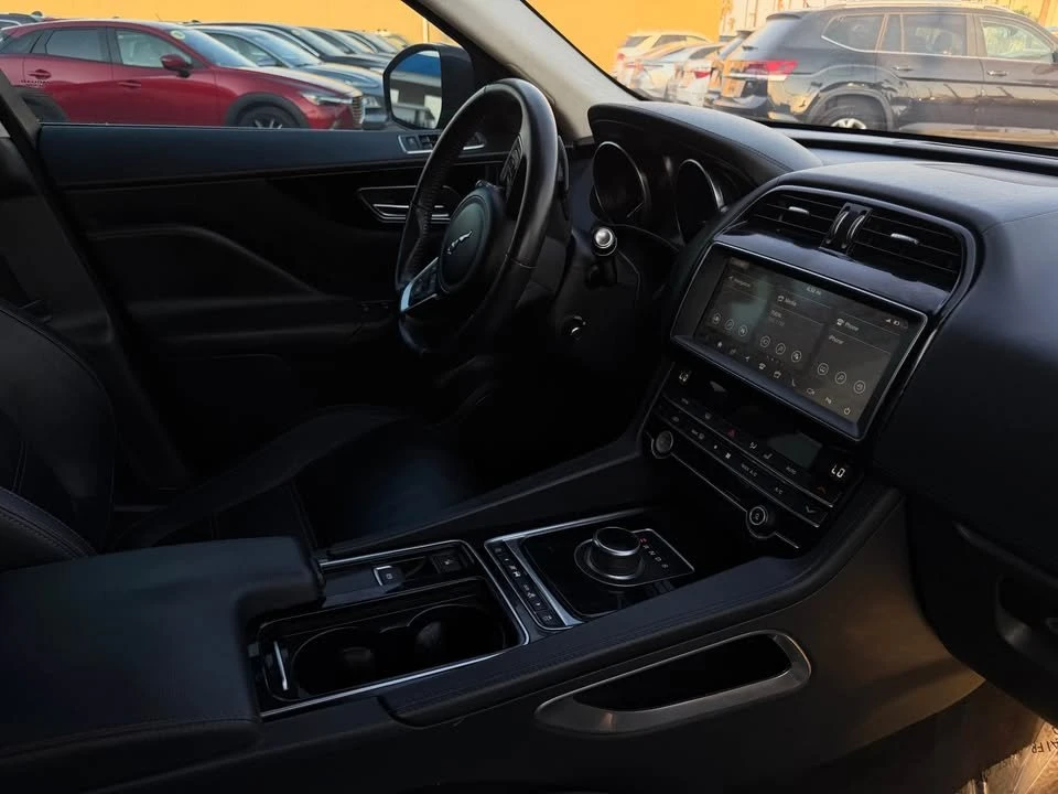 2020 Jaguar F-Pace - Image 7 of 7