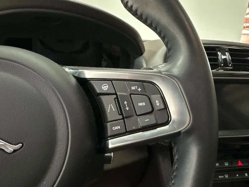 2020 Jaguar F-Pace - Image 13 of 20