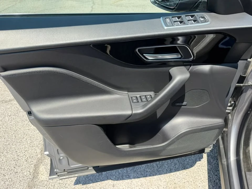 2020 Jaguar F-Pace - Image 12 of 15