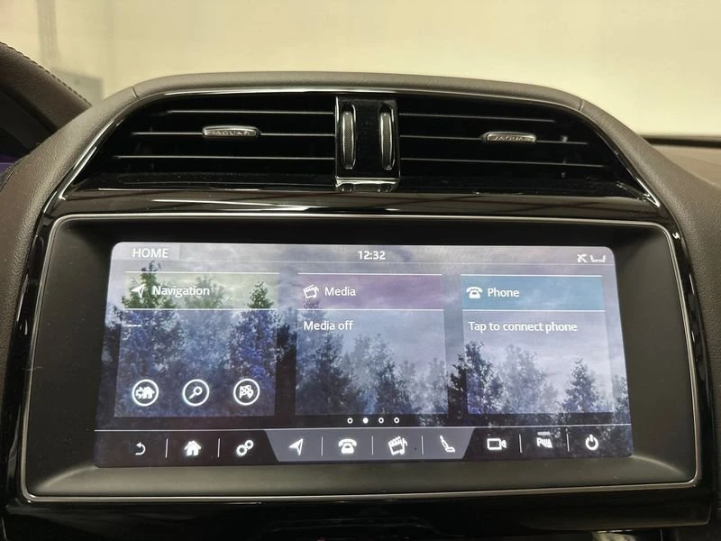 2020 Jaguar F-Pace - Image 16 of 20
