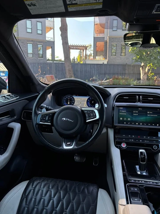 2020 Jaguar F-Pace - Image 4 of 10